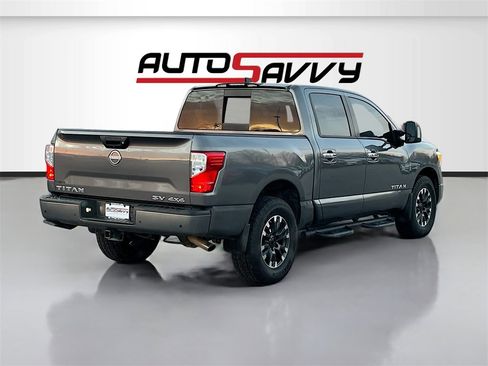 Used 2024 Nissan Titan SV w/ SV Convenience Package image 7