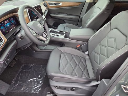 New 2026 Volkswagen Atlas SE FWD image 6