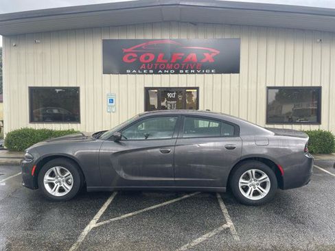 Used 2022 Dodge Charger SXT RWD image 1