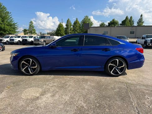 Used 2019 Honda Accord Sport image 2