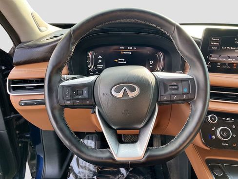 Used 2023 INFINITI QX60 Sensory w/ Vision Package AWD/4WD image 11
