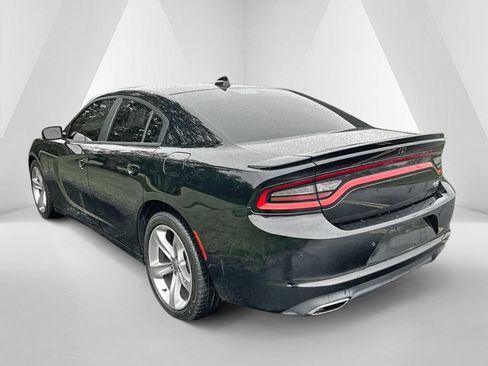 Used 2018 Dodge Charger R/T RWD image 5