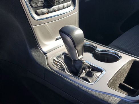 Used 2021 Jeep Grand Cherokee Laredo w/ Security & Convenience Group image 30