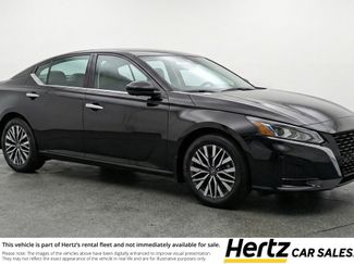 Used 2025 Nissan Altima 2.5 SV video 1