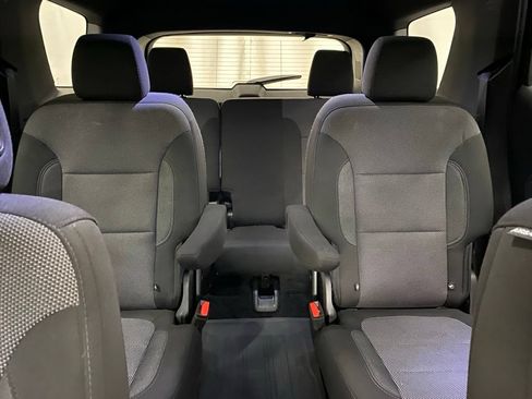 Used 2023 Chevrolet Traverse LT w/ LPO, Floor Liner Package AWD/4WD image 18