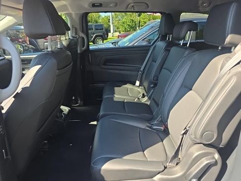 Used 2024 Honda Odyssey Touring image 13