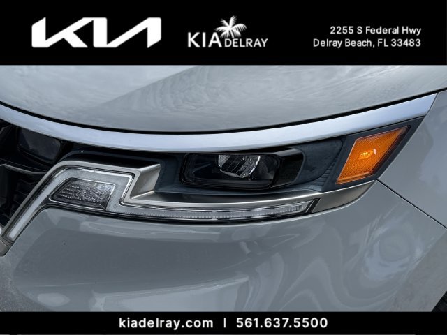 Certified 2024 Kia Carnival EX FWD image 6