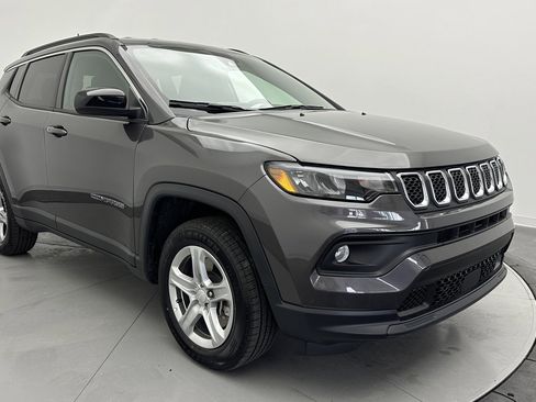 Used 2024 Jeep Compass Latitude w/ Altitude Special Edition image 3
