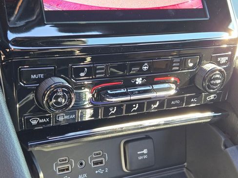 New 2025 Jeep Grand Cherokee Laredo X w/ Luxury Tech Group I image 28