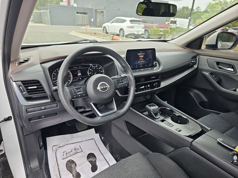 Used 2023 Nissan Rogue SV FWD image 16