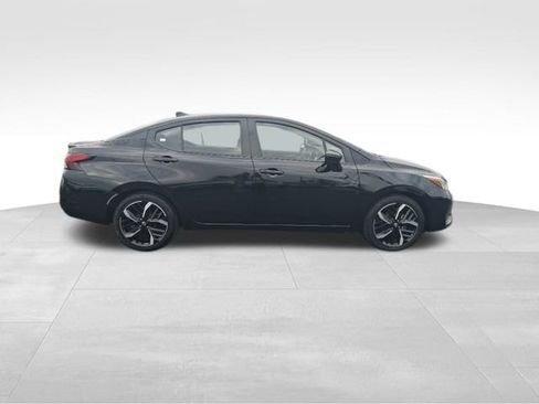 Used 2024 Nissan Versa SR image 3