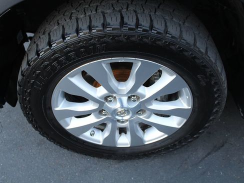 Used 2014 Toyota Sequoia Platinum AWD/4WD image 10