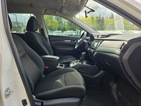 Used 2017 Nissan Rogue S AWD/4WD image 9