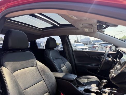 Used 2016 Chevrolet Malibu LT w/ Leather Package FWD image 9