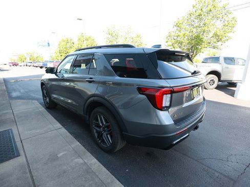Certified 2025 Ford Explorer ST-Line w/ Premium Package AWD/4WD image 5
