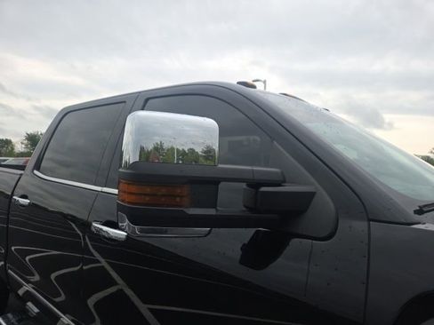 Used 2017 GMC Sierra 2500 Denali w/ Duramax Plus Package AWD/4WD image 6
