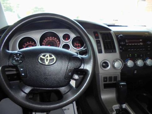 Used 2012 Toyota Tundra 4x4 CrewMax w/ SR5 Pkg image 6