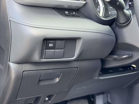 Used 2022 Toyota Highlander L image 10