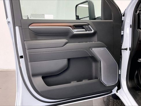 New 2026 GMC Sierra 2500 Denali w/ Denali Reserve Package image 12