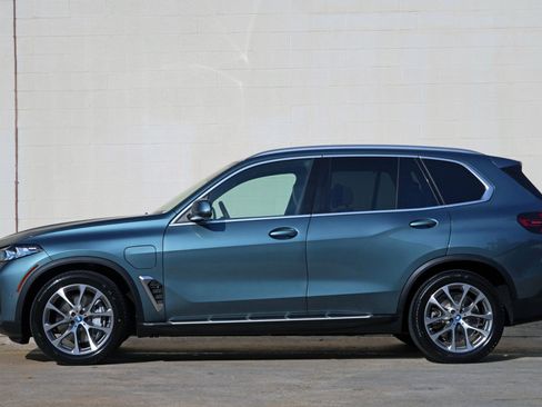 Used 2024 BMW X5 xDrive50e w/ Executive Package AWD/4WD image 9