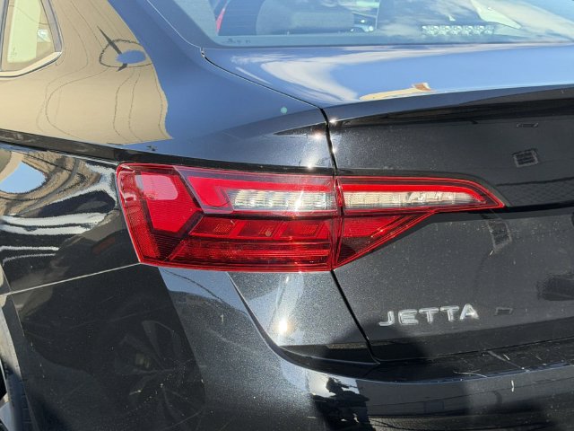 Certified 2023 Volkswagen Jetta S FWD image 11