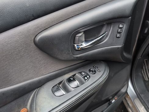 Used 2020 Nissan Murano SL w/ Moonroof Package image 16