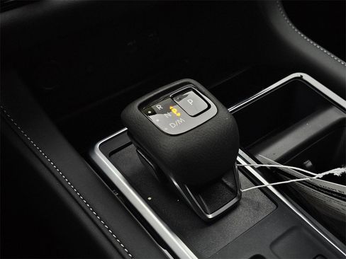 New 2025 Nissan Pathfinder SL image 24