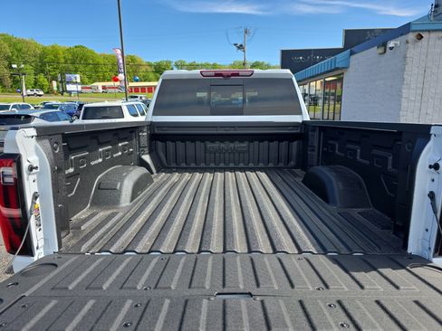 New 2026 GMC Sierra 2500 Denali w/ Technology Package AWD/4WD image 5