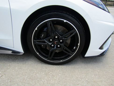 Used 2024 Chevrolet Corvette Stingray Coupe w/ Z51 Performance Package RWD image 23