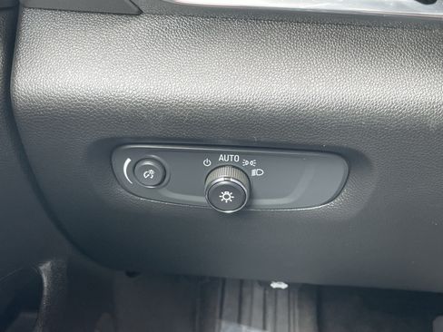 Used 2020 Chevrolet Traverse LS AWD/4WD image 14