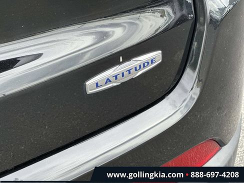 Used 2019 Jeep Compass Latitude w/ Cold Weather Group AWD/4WD image 9