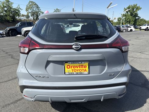 Used 2023 Nissan Kicks SV FWD image 4
