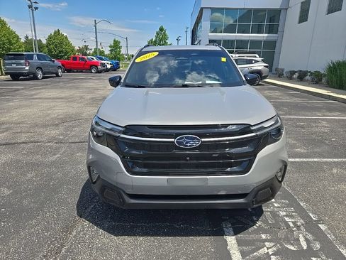 Used 2025 Subaru Forester Touring AWD/4WD image 3