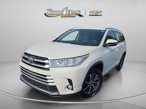 Used 2017 Toyota Highlander XLE FWD image 4