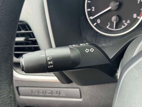 Used 2025 Nissan Rogue S FWD image 21
