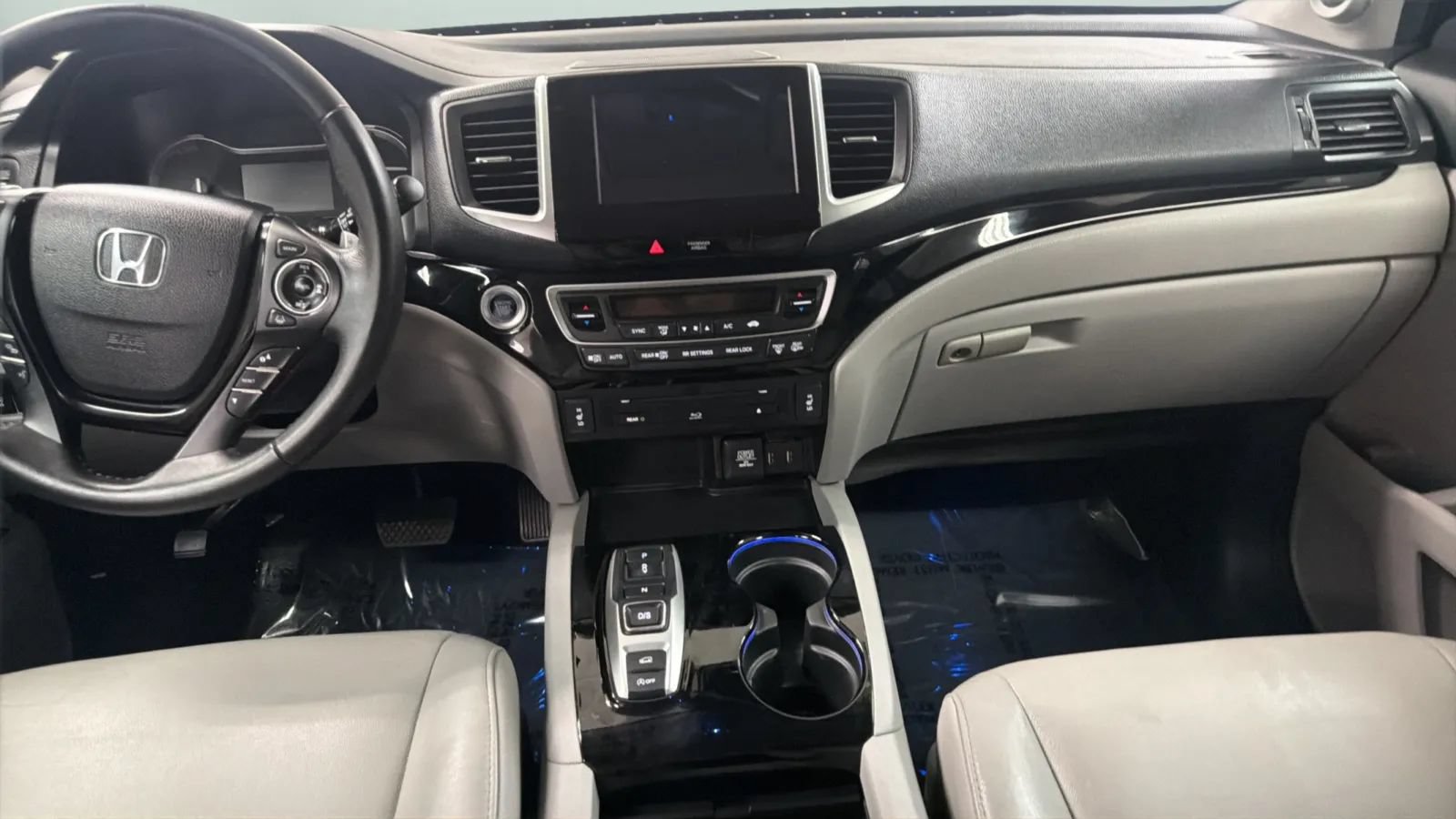 Used 2018 Honda Pilot Touring image 16