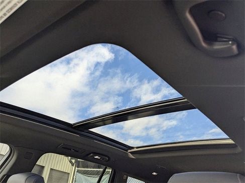 New 2025 Cadillac XT6 Luxury image 24