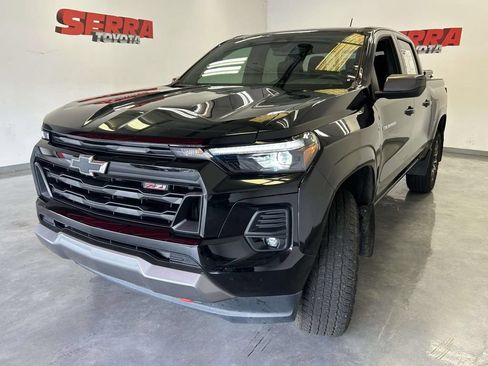 Used 2025 Chevrolet Colorado Z71 AWD/4WD image 7