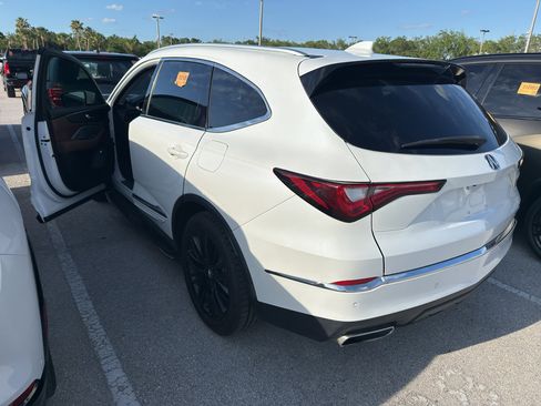 Used 2022 Acura MDX SH-AWD w/ Advance Package image 3