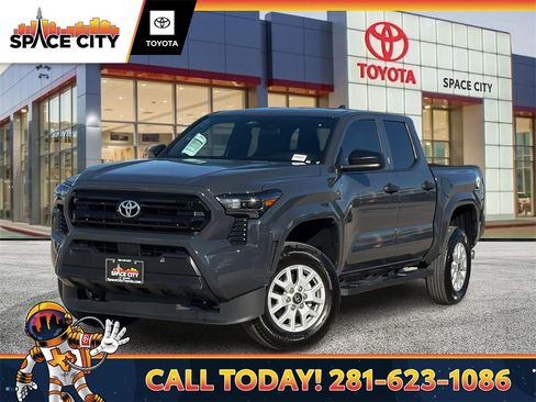 Used 2025 Toyota Tacoma SR image 1