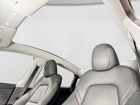 Used 2025 Tesla Model Y Long Range image 21