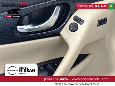 Used 2018 Nissan Rogue SL w/ Premium Package image 17