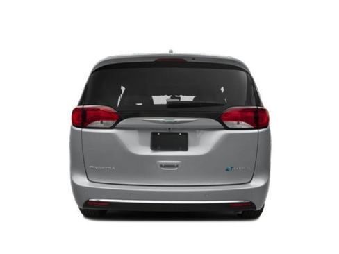 Used 2020 Chrysler Pacifica Limited w/ Quick Oder Package 2EV RED-S FWD image 5