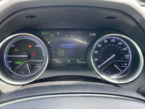 Used 2019 Toyota Camry XLE FWD image 16