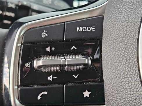 Used 2024 Kia Carnival SX image 16