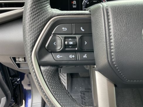 Used 2025 Toyota Tundra Limited AWD/4WD image 18