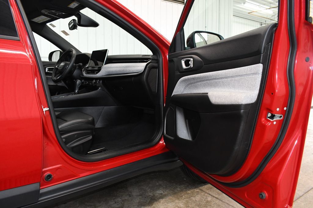 Used 2024 Jeep Compass Latitude AWD/4WD image 19