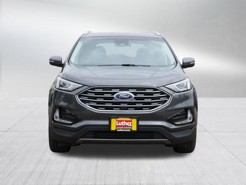 Used 2019 Ford Edge Titanium FWD image 2