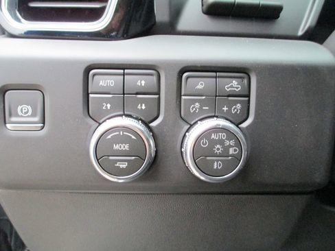 New 2026 GMC Sierra 1500 Denali w/ Denali Reserve Package AWD/4WD image 17