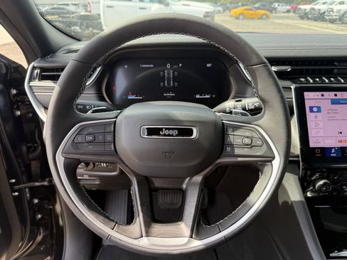 New 2025 Jeep Grand Cherokee Limited w/ Black Appearance Package AWD/4WD image 14